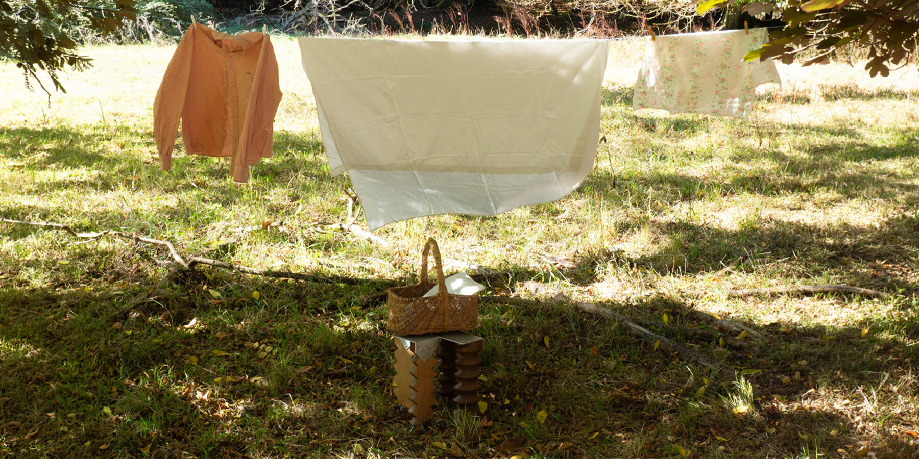 le-pressoir-sculptural-stool-studio-jumel-ariane-ronot-french-cider-press-designboom-1800-2