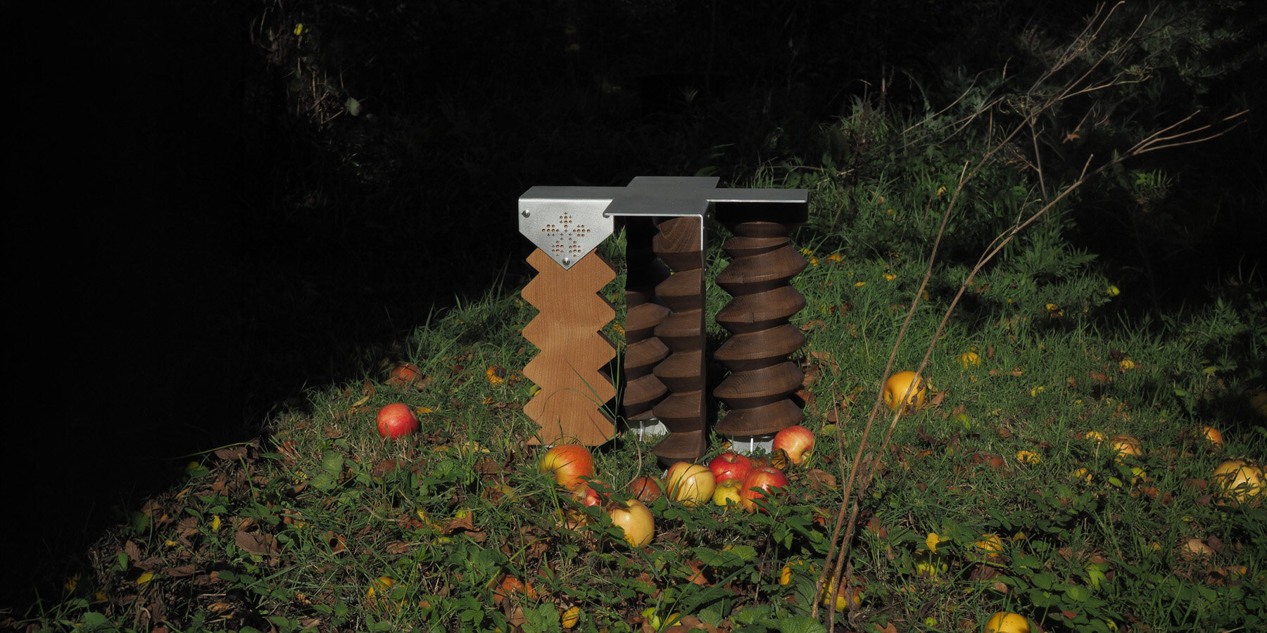 le-pressoir-sculptural-stool-studio-jumel-ariane-ronot-french-cider-press-designboom-1800-3