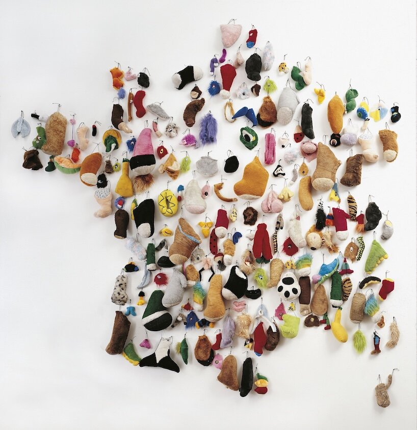 so cute! louvre-lens exhibition unpacks the art of happiness from ancient times until today - 4