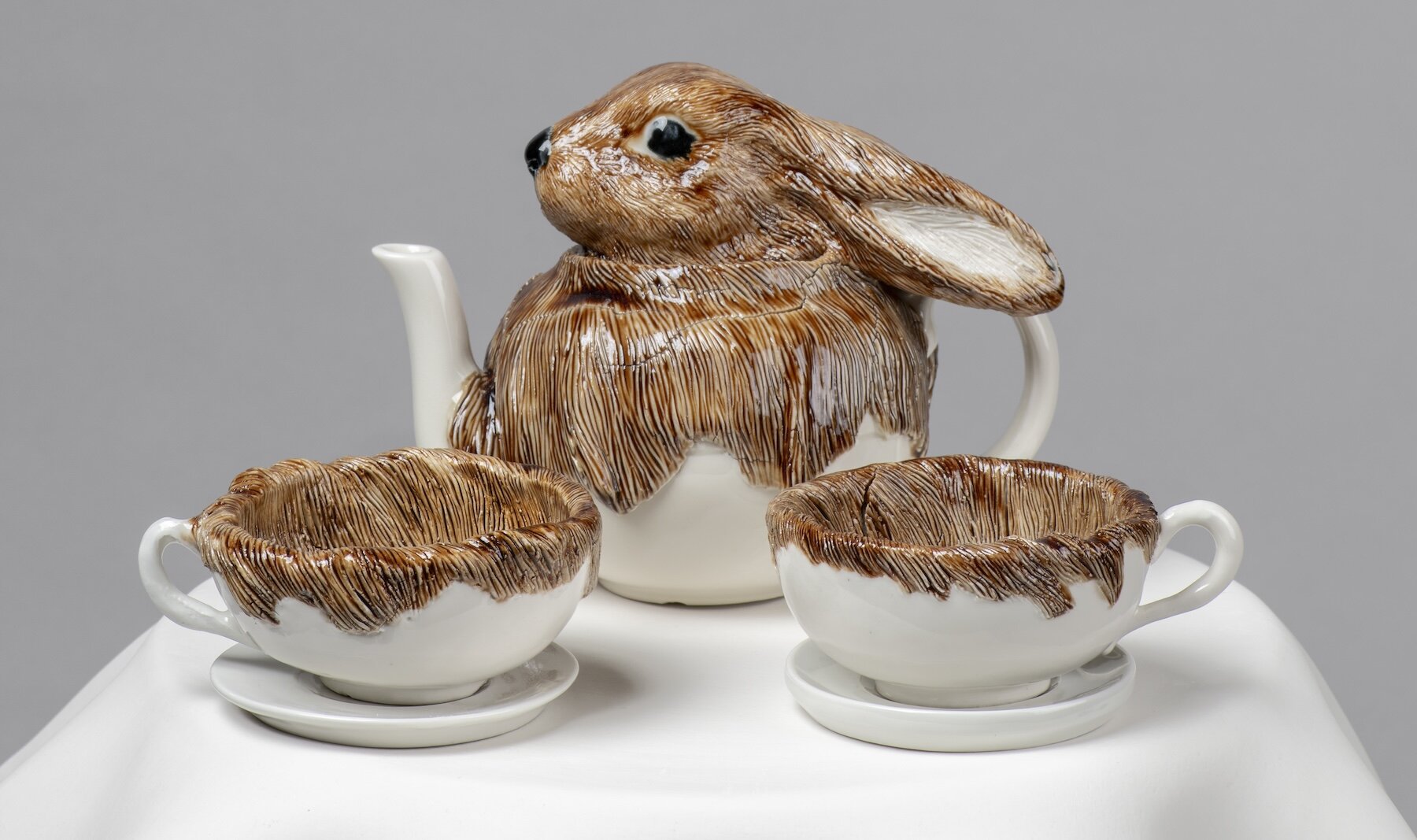 louvre-lens-exhibition-cuteness-art-history-pink-toys-kawaii-designboom-9