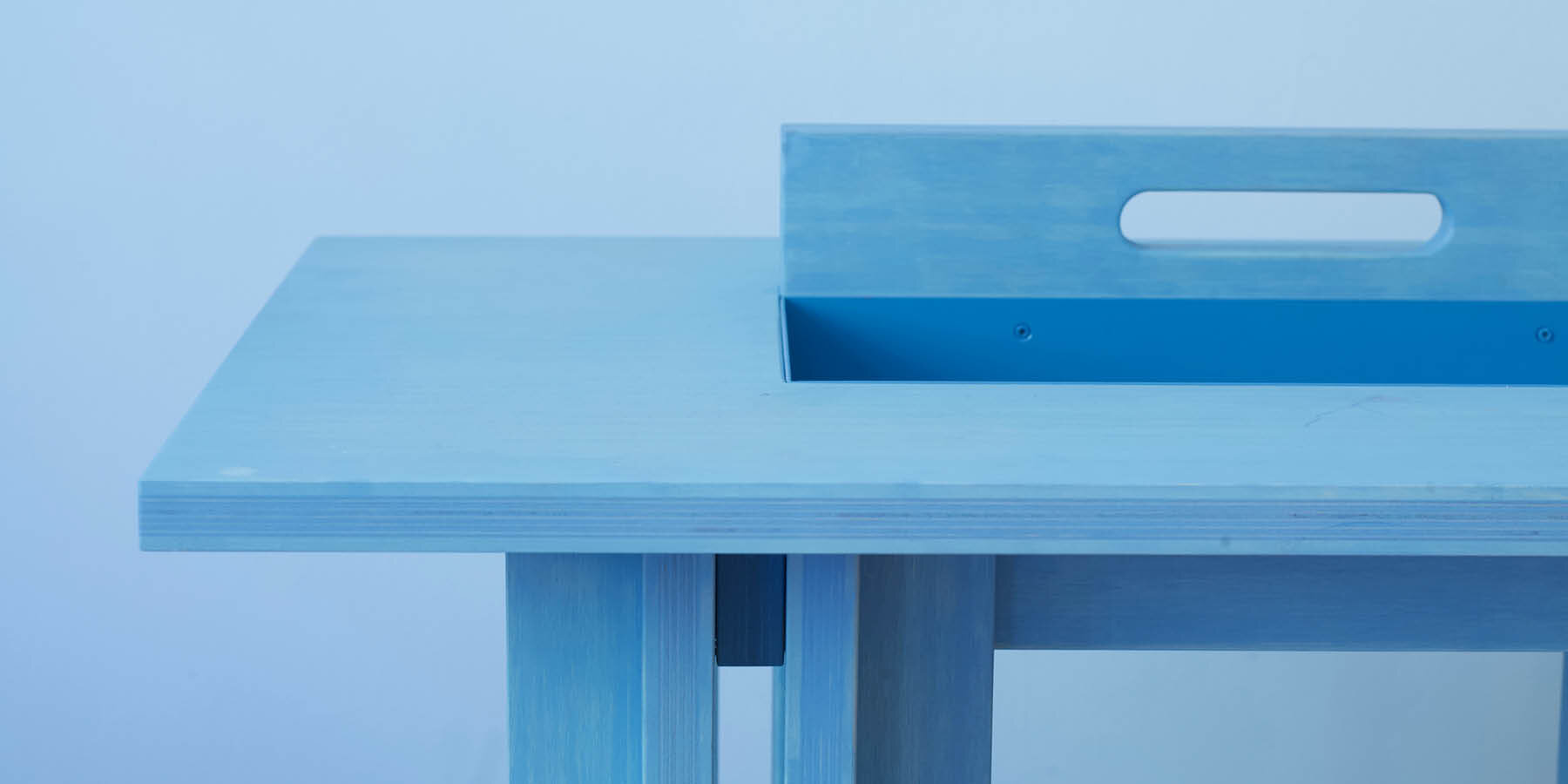 marek-kounovsky-mk-designers-bamboo-handle-table-designboom-1800-2