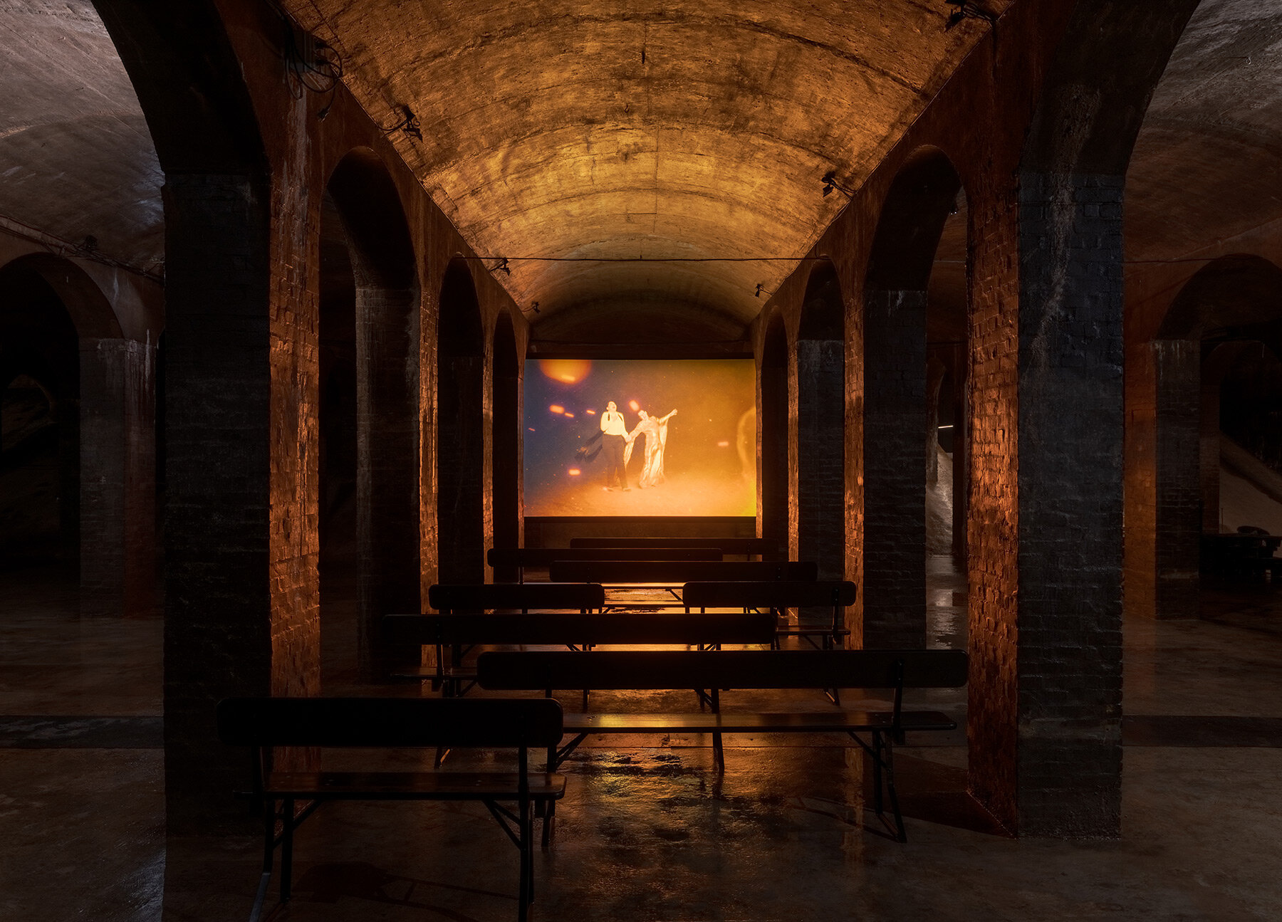 marina-abramovic-seven-deaths-cisterne-copenhagen-designboom-06a