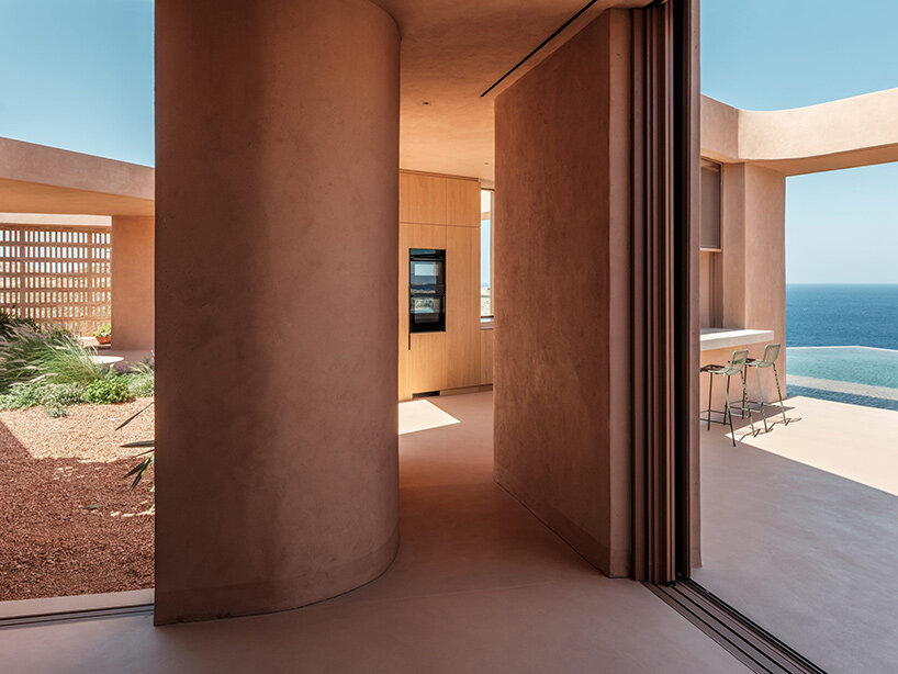 mold m residence
