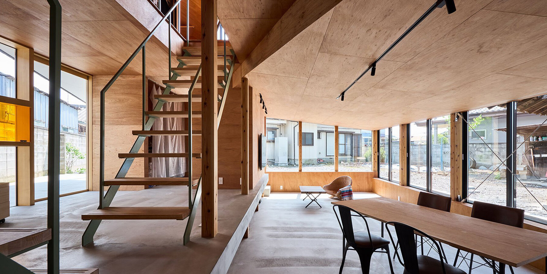 planted-roof-garden-tato-architects-timber-house-mibu-japan-designboom-1800-2