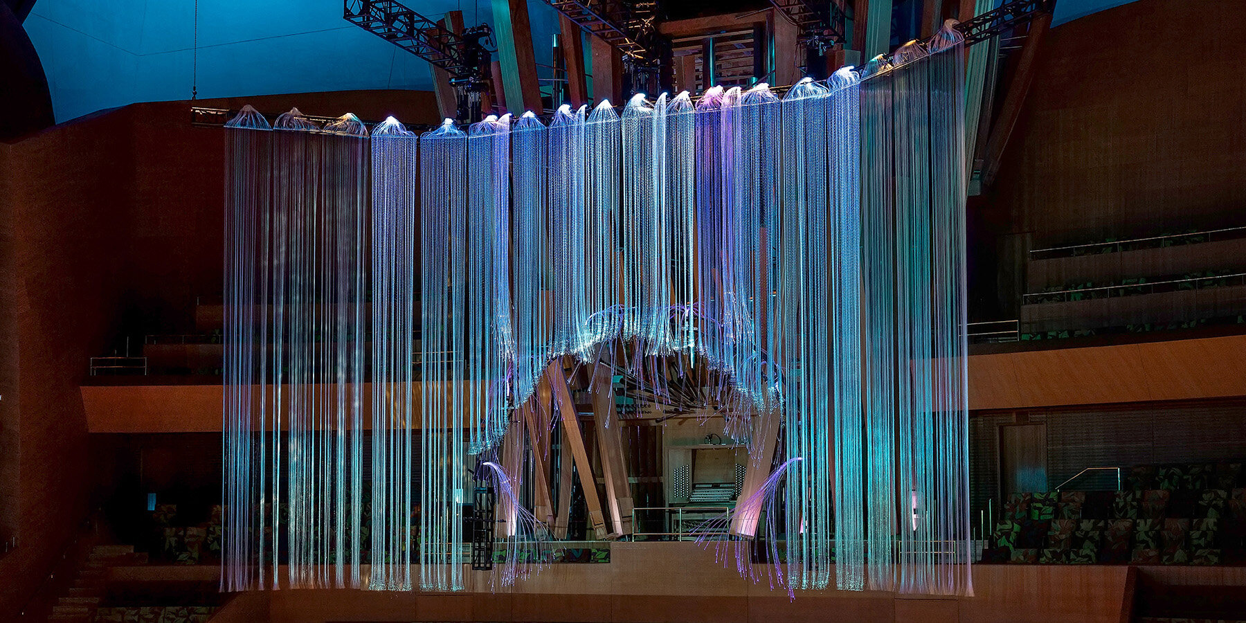 radiance-light-sculpture-installation-grimanesa-amoros-la-philharmonic-walt-disney-concert-hall-designboom-1800-2