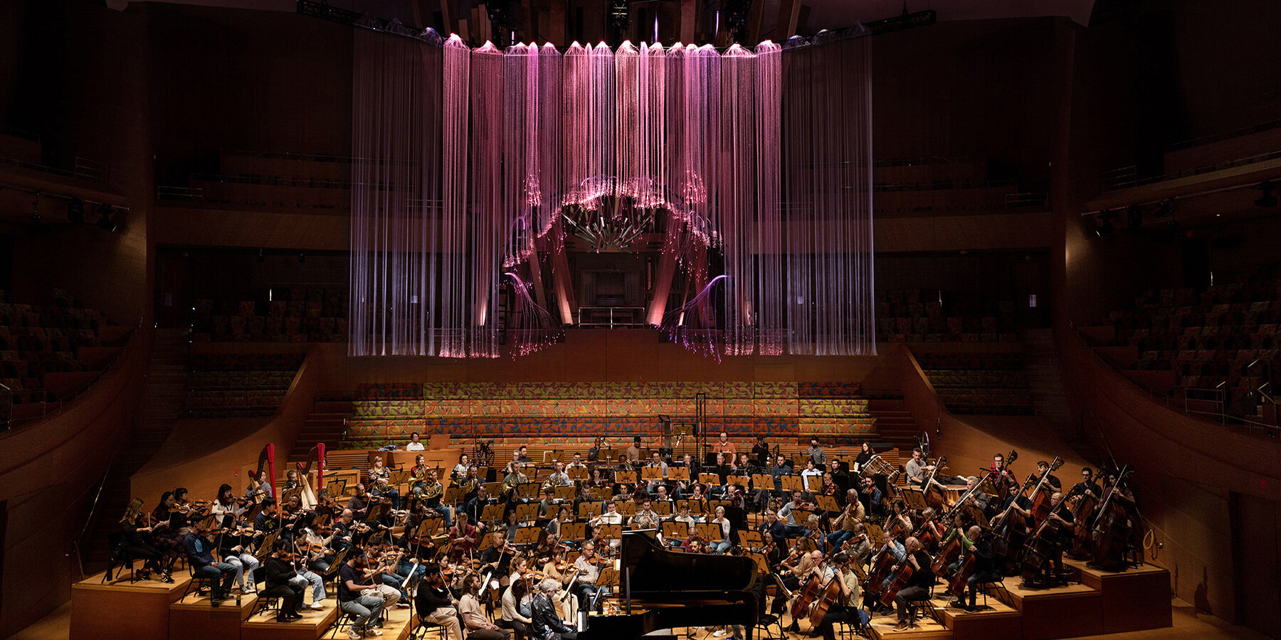 radiance-light-sculpture-installation-grimanesa-amoros-la-philharmonic-walt-disney-concert-hall-designboom-1800-4