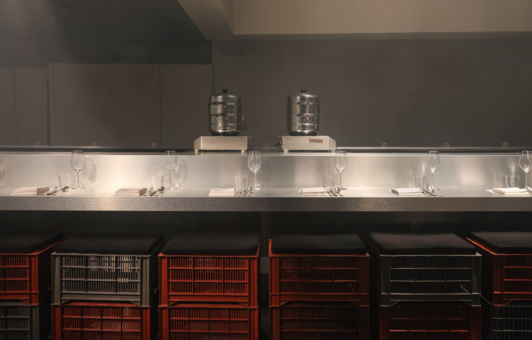 rirkrit-tiravanija-thai-boat-tables-we-are-ona-art-basel-paris-designboom-19