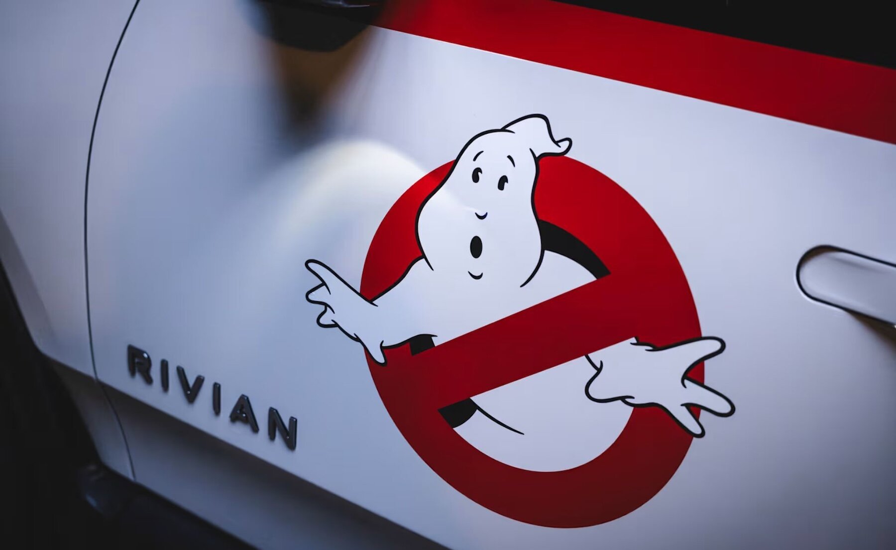 rivian-electric-car-ghostbusters-machine-halloween-2026-r1t-r1s-and-r2-designboom-110