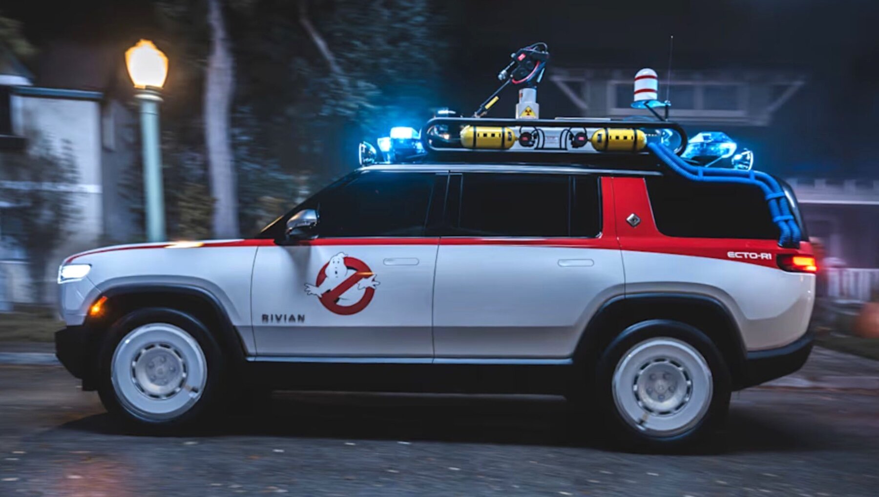 rivian-electric-car-ghostbusters-machine-halloween-2026-r1t-r1s-and-r2-designboom-7
