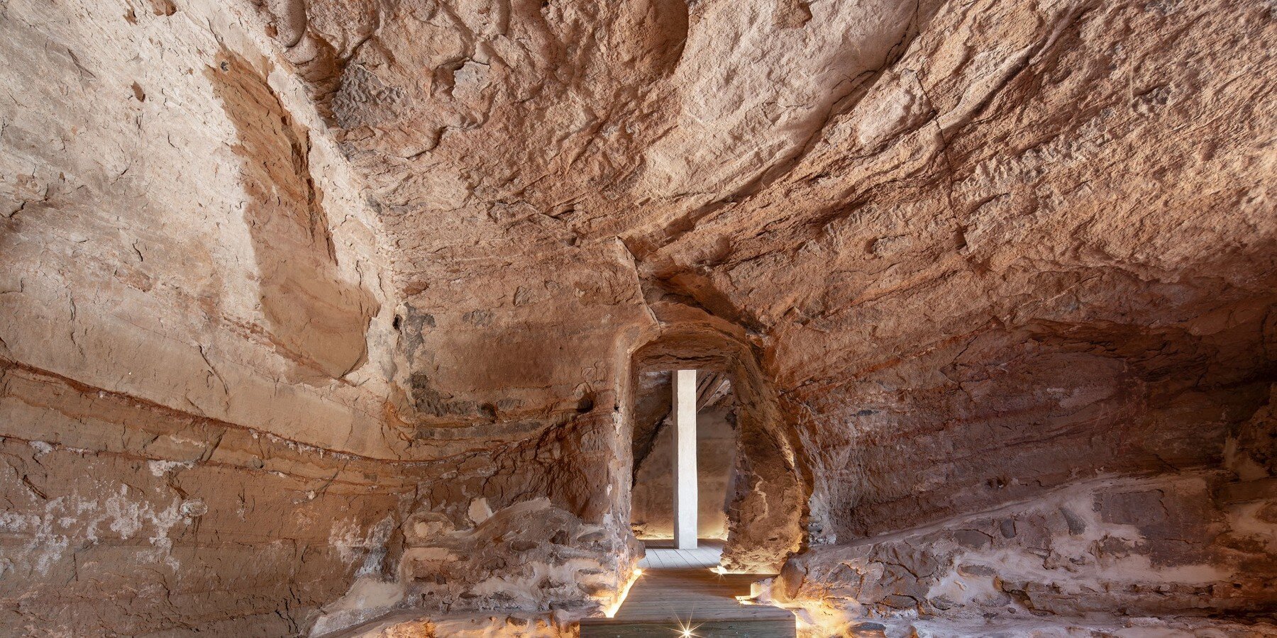 sergio-rojo-pena-de-las-bodegas-rock-cut-space-rehabilitation-designboom-1800-3