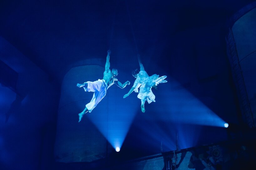 projection mapping and performances make the night come alive at signal festival - 5
