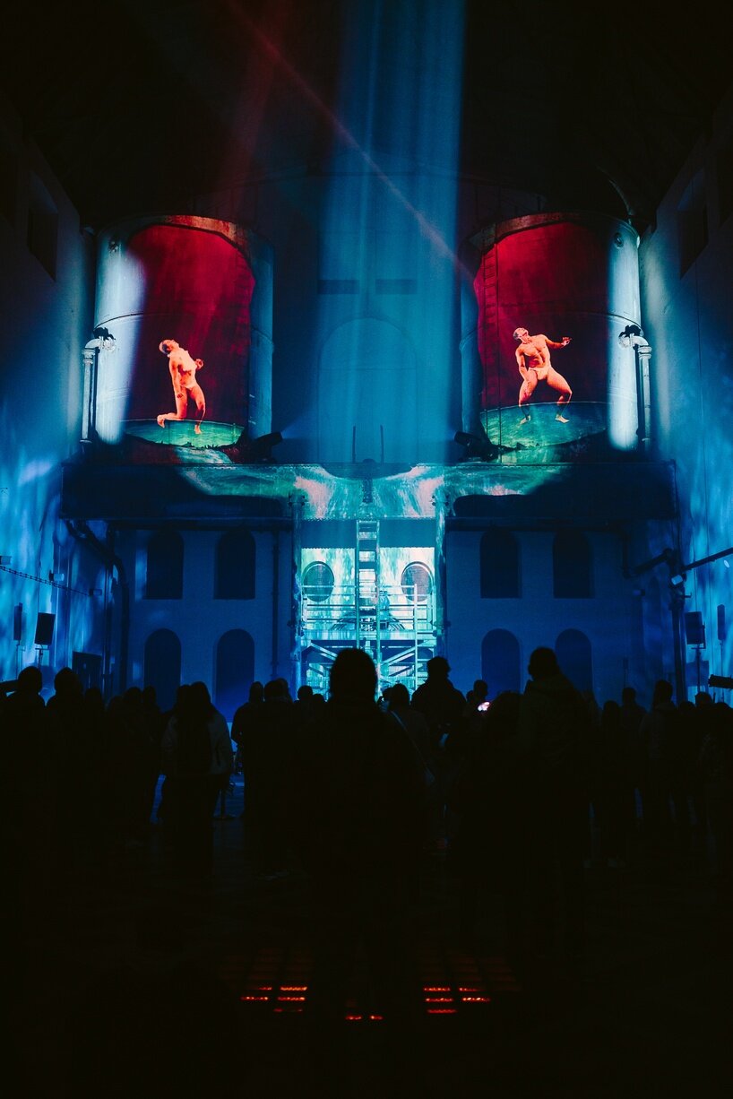 projection mapping and performances make the night come alive at signal festival - 6