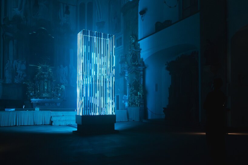projection mapping and performances make the night come alive at signal festival - 8