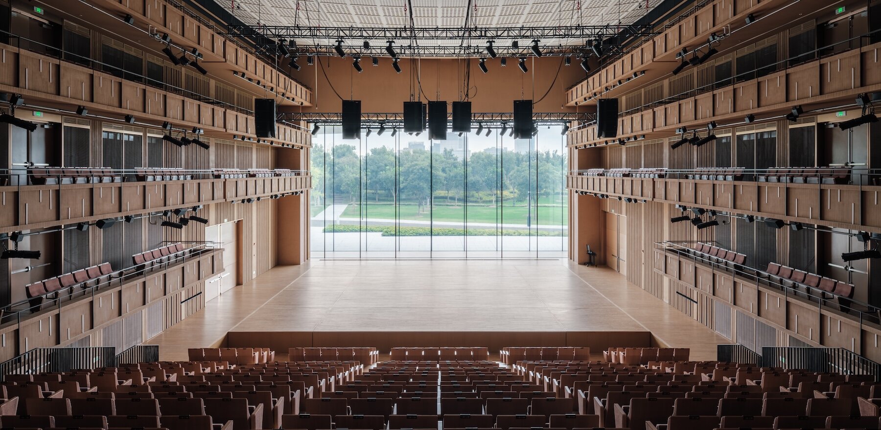 snohetta-shanghai-grand-opera-house-spiraling-staircase-public-rooftop-designboom-116