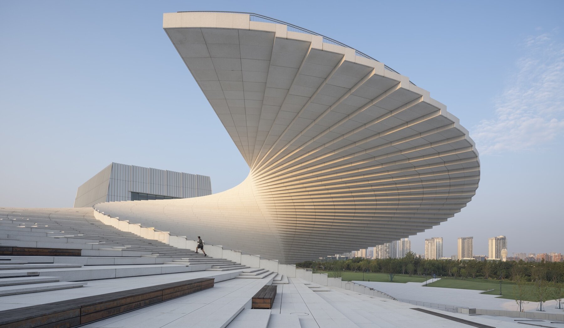snohetta-shanghai-grand-opera-house-spiraling-staircase-public-rooftop-designboom-7