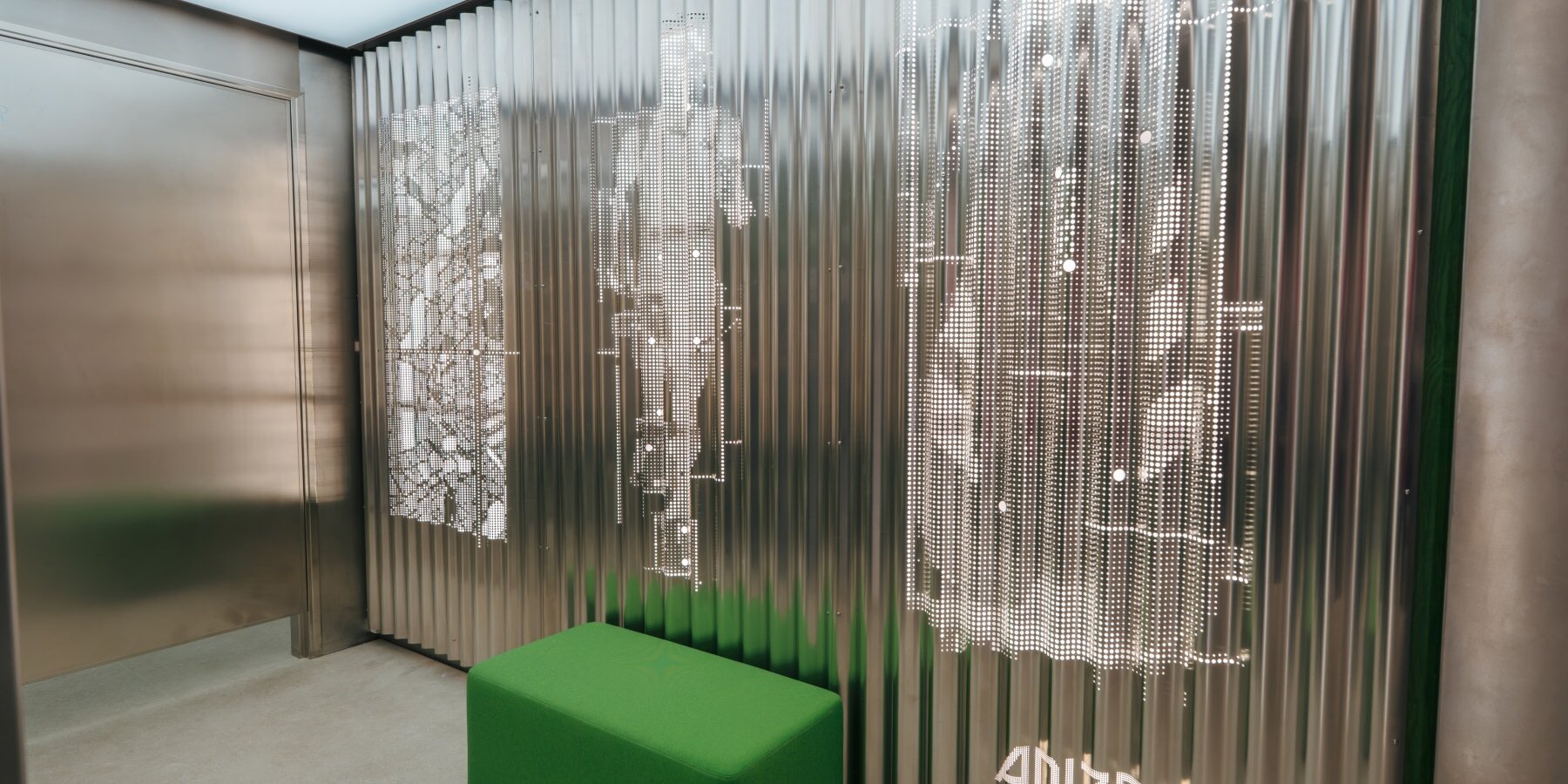 spacon-installations-adidas-store-copenhagen-designboom-1800-2