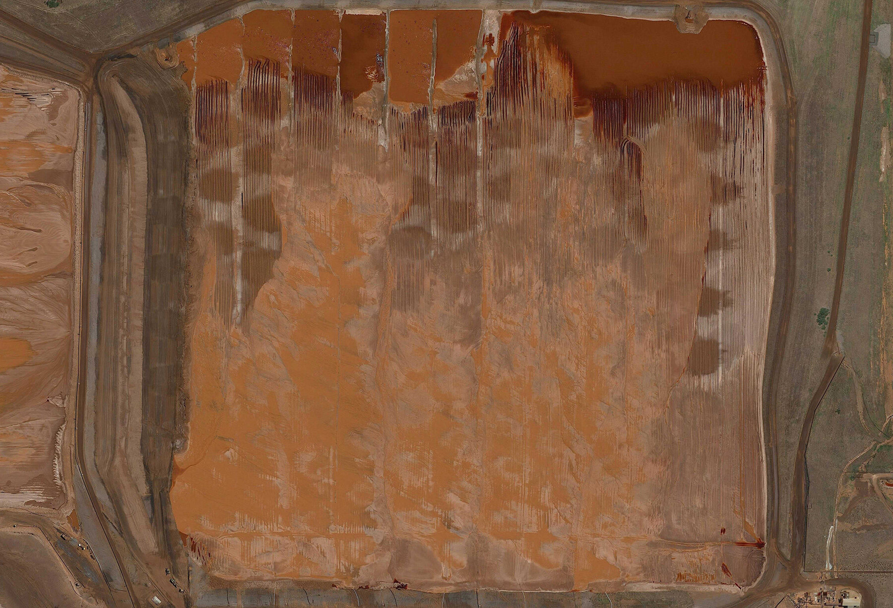 studio-thusthat-red-mud-designboom-08a