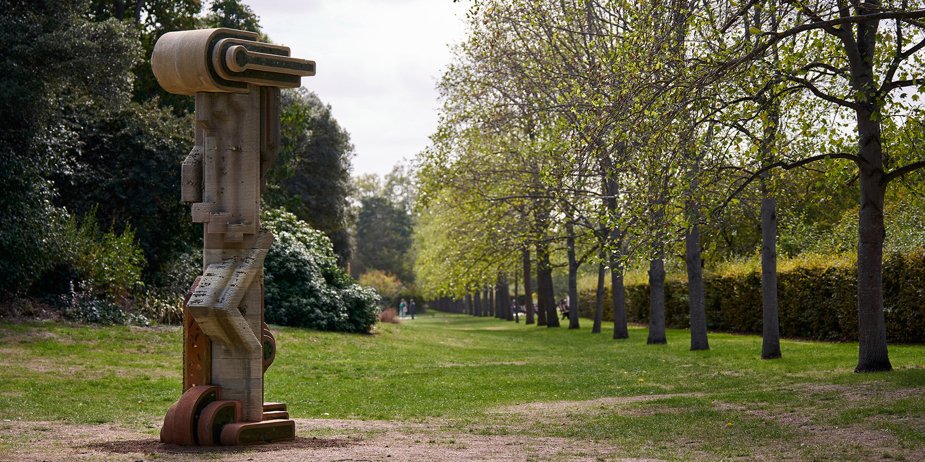 three-3D-printed-concrete-sculptures-matyas-chochola-frieze-designboom-1800-2