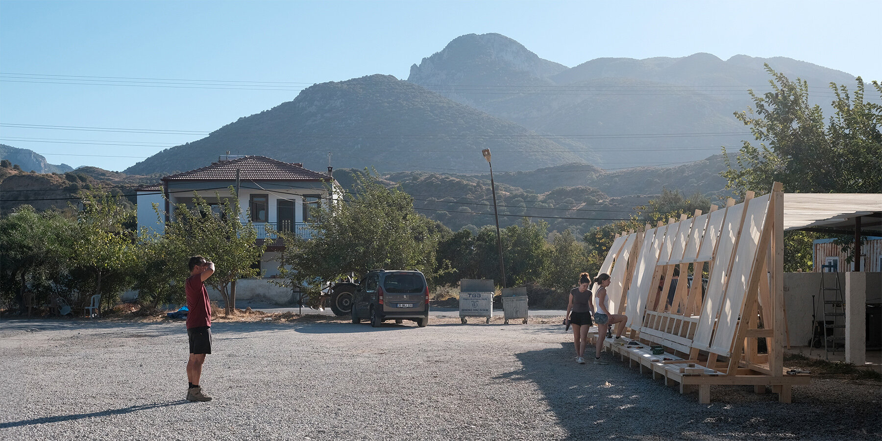 timber-textile-pavilion-turkey-datca-summer-workshop-karakoy-erazo-pugliese-designboom-1800-3