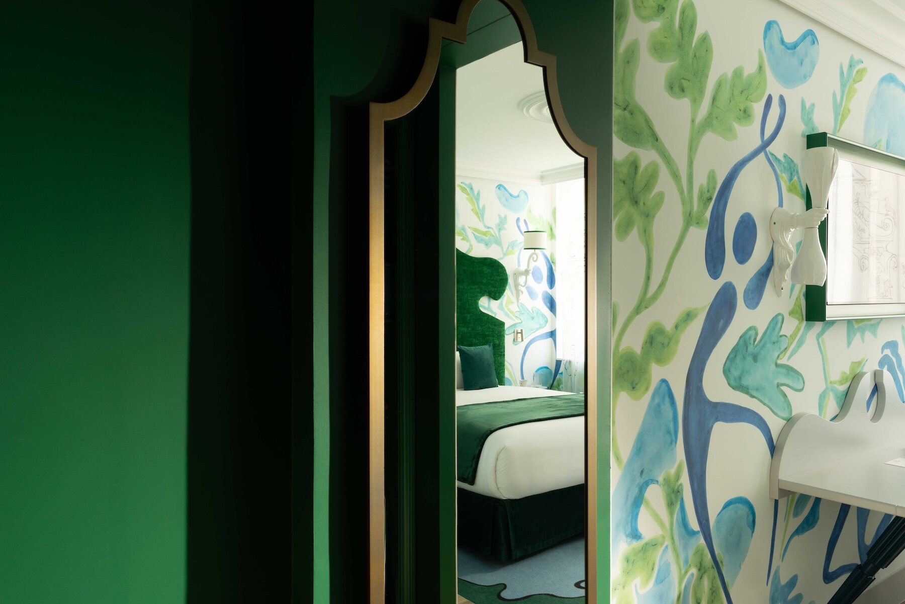 vincent-darre-le-magnifique-hotel-paris-theatrical-interiors-designboom-8