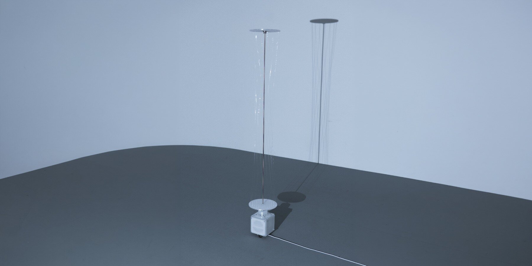 yotaro-sakamoto-schattenrequisit-column-kinetic-installation-threads-human-movement-shifting-shadows-designboom-1800-2